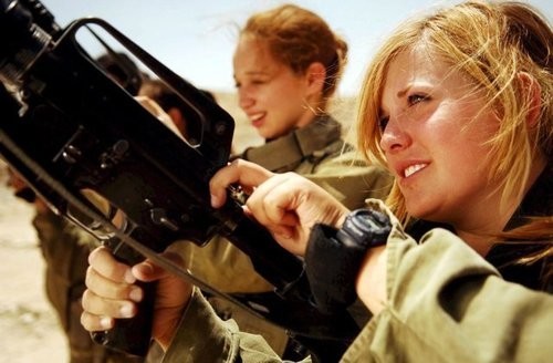 İsrail'in kadın askerleri sosyal medyayı sallıyor - Resim: 3