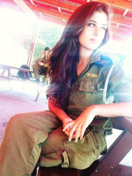 İsrail'in kadın askerleri sosyal medyayı sallıyor - Resim: 1