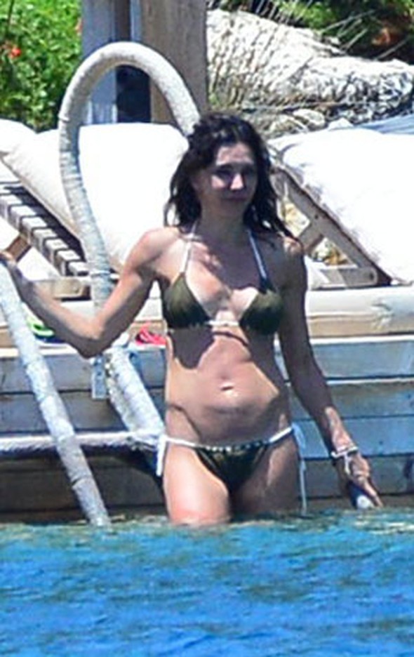 Hande Ataizi - Resim: 8