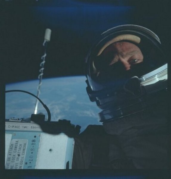 Astronotlar da selfie çeker - Resim: 2