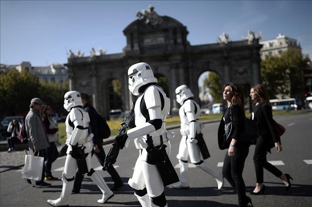 Madrid'i Star Wars karakterleri bastı - Resim: 3
