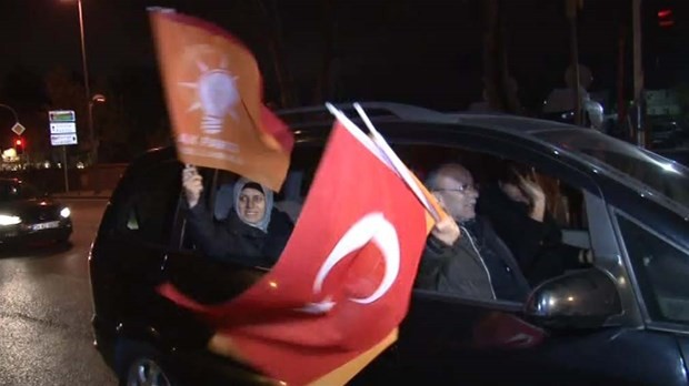 AK Parti seçmeni sokaklara döküldü - Resim: 2