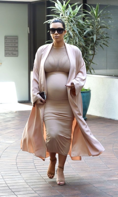 Kim Kardashian'ın en seksi 10 hamile kıyafeti - Resim: 3