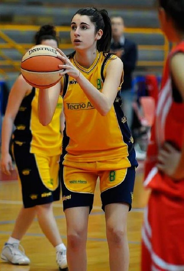 En seksi basketbolcu: Valentina Vignali - Resim: 2