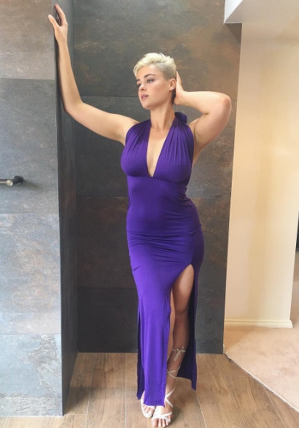 Kıvrımlı model Stefania Ferrario - Resim: 2