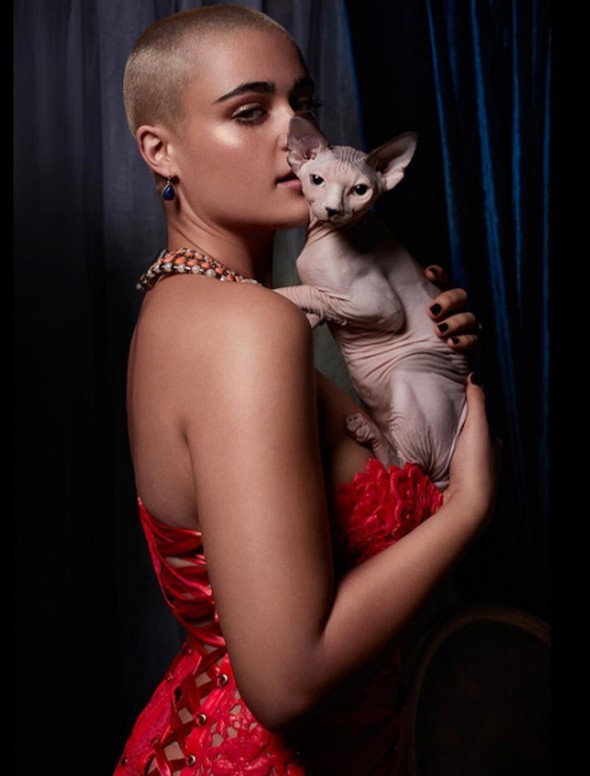 Kıvrımlı model Stefania Ferrario - Resim: 4