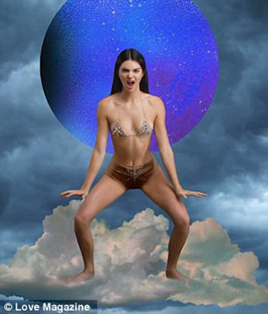 Kendall Jenner soyundu - Resim: 3