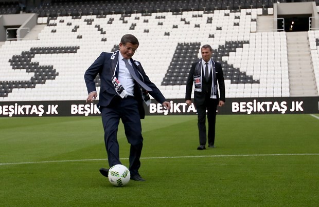 Vodafone Arena’da Erdoğan, Gül ve Davutoğlu top oynadı - Resim: 3