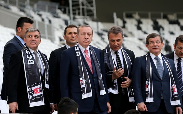 Vodafone Arena’da Erdoğan, Gül ve Davutoğlu top oynadı - Resim: 2
