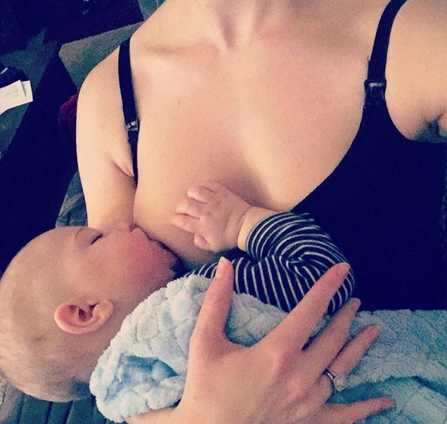 Bebeğini emzirirken çekilmiş fotoğrafı viral olan anne - Resim: 3