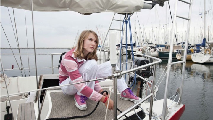 14 Yaşında yelkenliyle 2 sene dünyayı tek başına turlayan Laura Dekker - Resim: 2