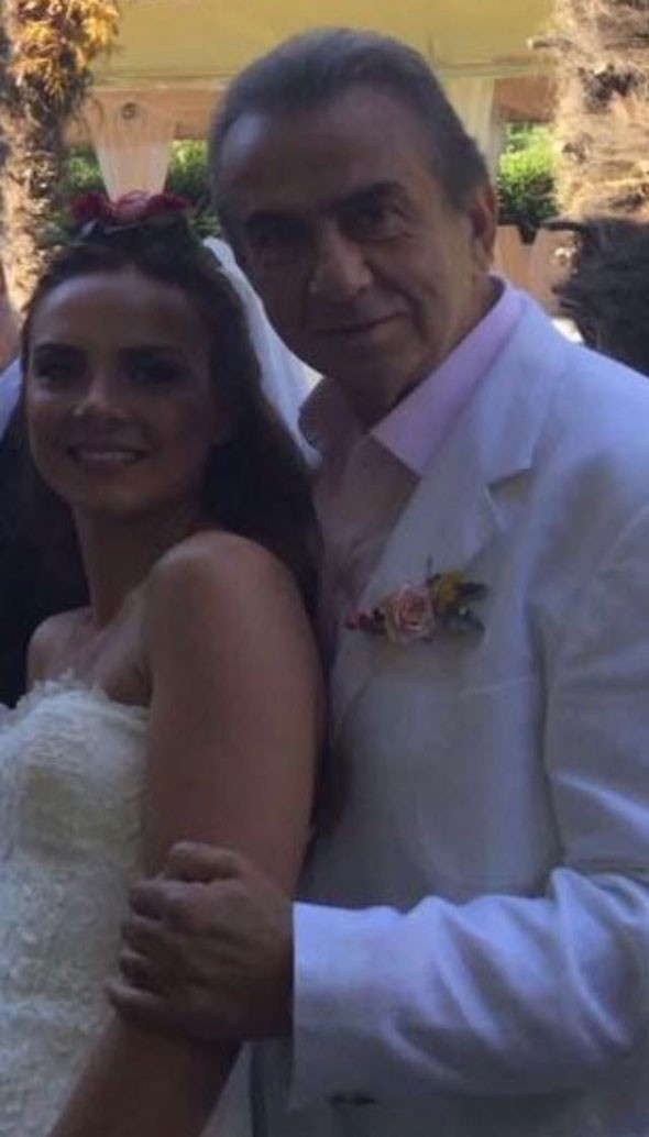 Erhan Yazıcıoğlu kızı Burçak Yazıcıoğlu'nu evlendirdi - Resim: 2