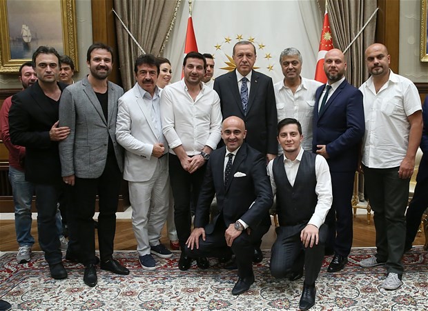 Cumhurbaşkanı Erdoğan sanatçıları kabul etti - Resim: 4