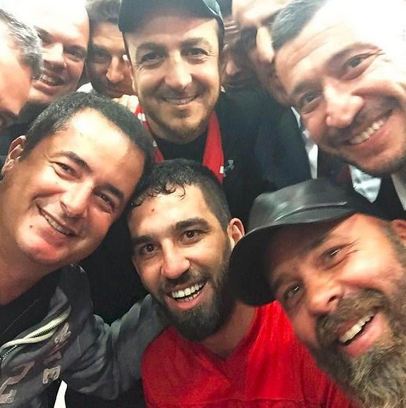 Acun Ilıcalı yıldız futbolcu Arda Turan'ı ziyaret etti - Resim: 4