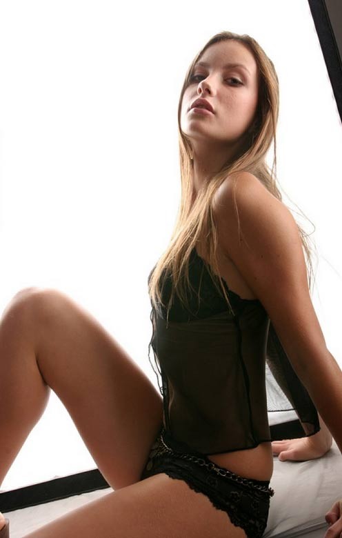 Ünlü tenisçi seksi model Ester Satorova ile nişanlandı - Resim: 4