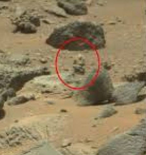 Mars'ta uzaylı bir savaşçı bulduklarını iddia ettiler - Resim: 1