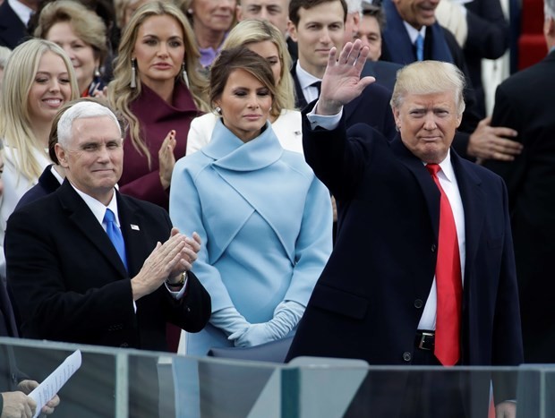 Melanie Trump eşinden nefret ediyor dedirten an - Resim: 2