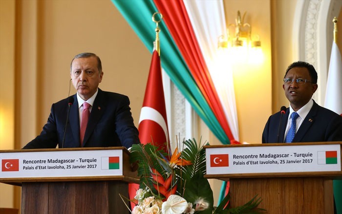 Cumhurbaşkanı Erdoğan Madagaskar'da basın toplantısı düzenledi - Resim: 1