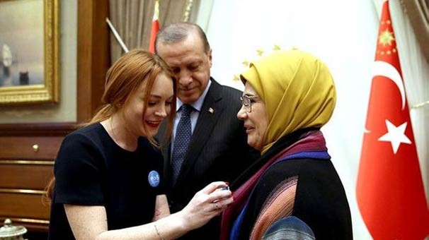 Cumhurbaşkanı Recep Tayyip Erdoğan, ABD'li ünlü oyuncu Lindsay Lohan'ı kabul etti. - Resim: 1