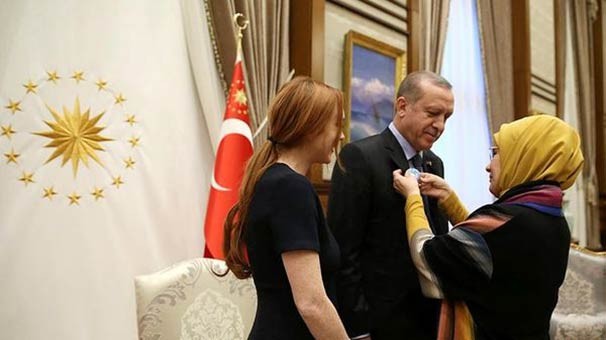 Cumhurbaşkanı Recep Tayyip Erdoğan, ABD'li ünlü oyuncu Lindsay Lohan'ı kabul etti. - Resim: 2