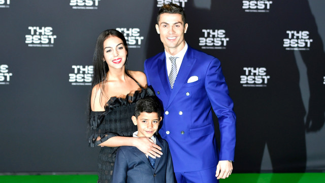Ronaldo hamile sevgilisini Natacha Sofia ile aldattı - Resim: 1