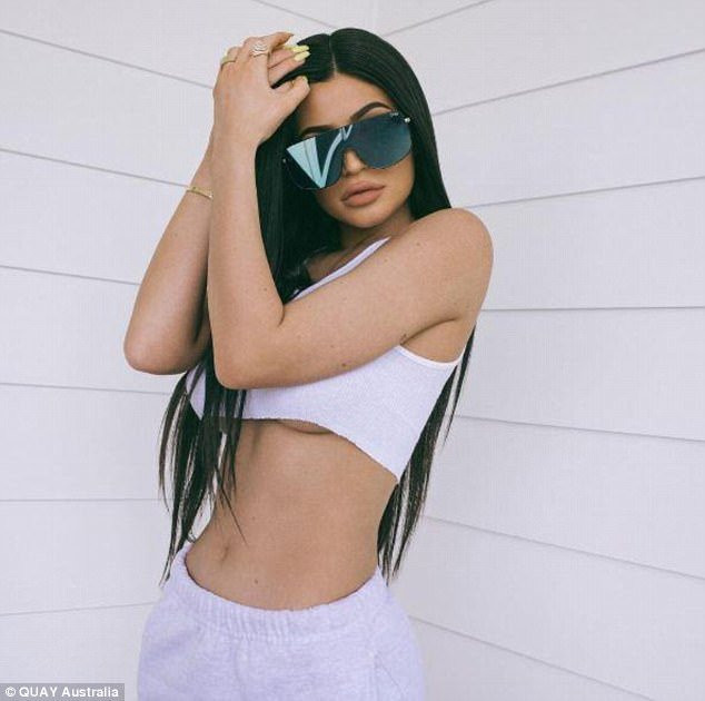 Hamile Kylie Jenner bu pozlarıyla Instagramı salladı - Resim: 2