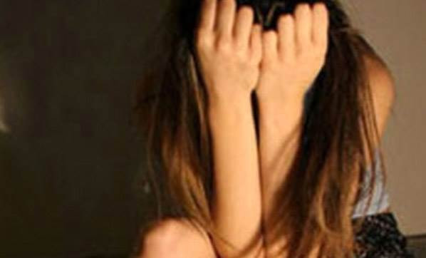 Ünlü oyuncunun kızına çıplak fotoğraf şantajı - Resim: 2