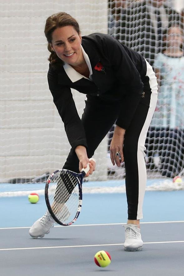 Tenis oynayan Kate Middleton'a eleştiriler - Resim: 1