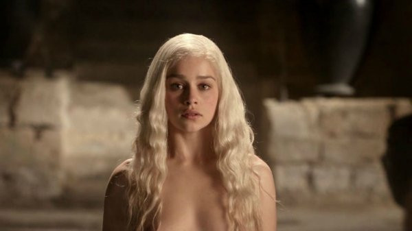Game of Thrones oyuncusu Emilia Clarke'ın çıplak sahne isyanı - Resim: 3