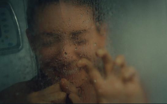 Yüz Yüze dizisini Sinem Kobal'ın çıplak banyo sahnesi de kurtaramadı - Resim: 1