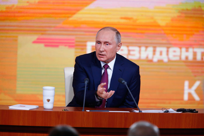 Putin kararını açıkladı! İlgiyi salondaki güzel rakibi çekti... - Resim: 2
