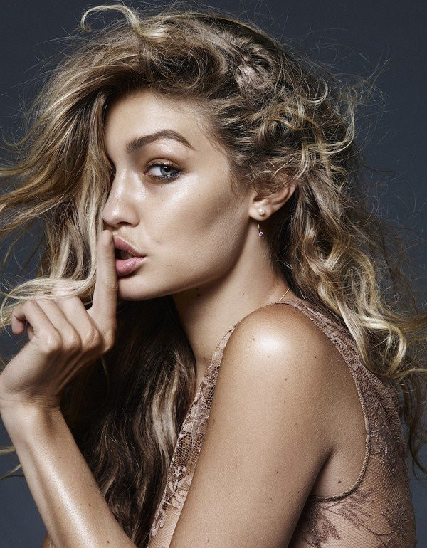 Gigi Hadid saçlarının güzelliğini buna borçlu - Resim: 3