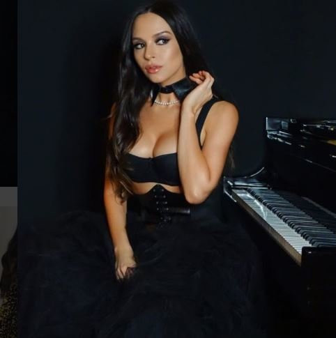 Sosyal medyayı sallayan piyanist; Lola Astanova - Resim: 4