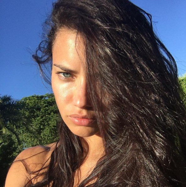 En güzel Adriana Lima selfieleri - Resim: 1