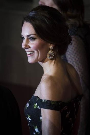 İngiliz kraliyet ailesinin en gözde üyesi Kate Middleton - Resim: 2