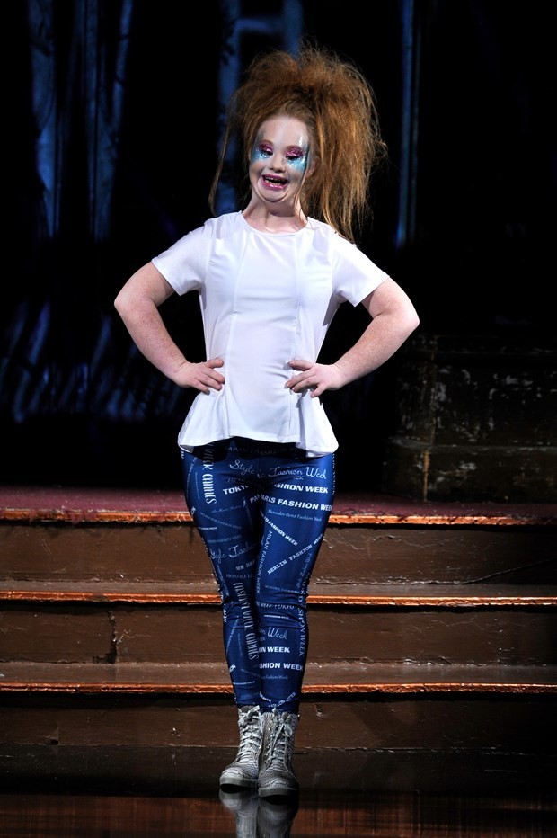 Down sendromlu model New York Moda Haftası’nda defile düzenledi - Resim: 4