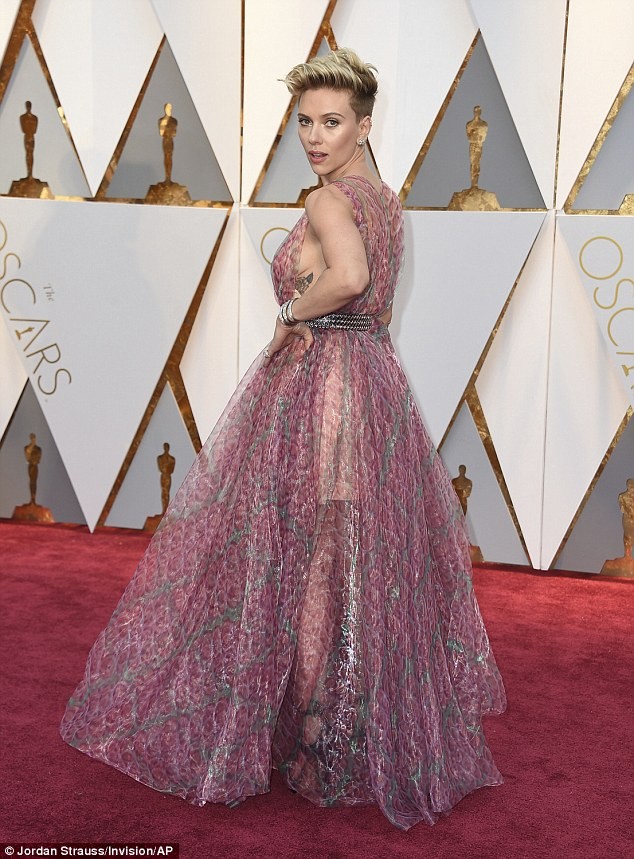 Scarlett Johansson, Oscar'ın en çok konuşulan kadını oldu - Resim: 2