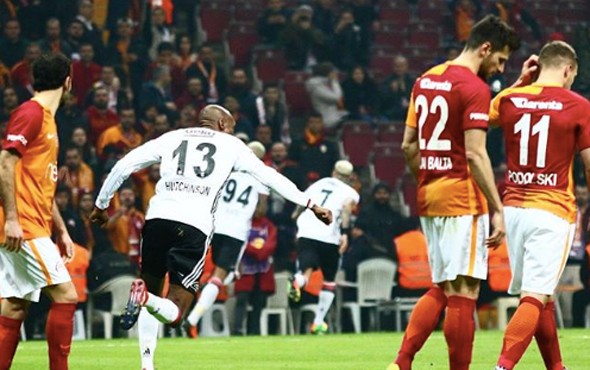 Galatasaray - Beşiktaş derbisinde objektiflere takılan olay görüntü! - Resim: 1