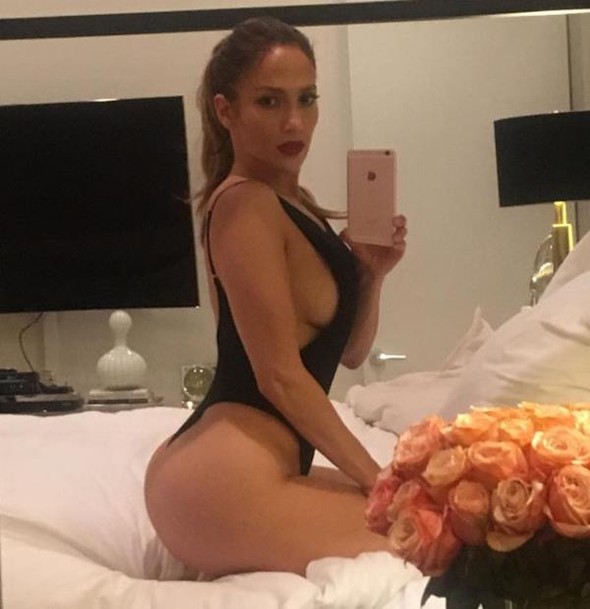 Ünlü yıldız Jennifer Lopez sosyal medyayı salladı - Resim: 2