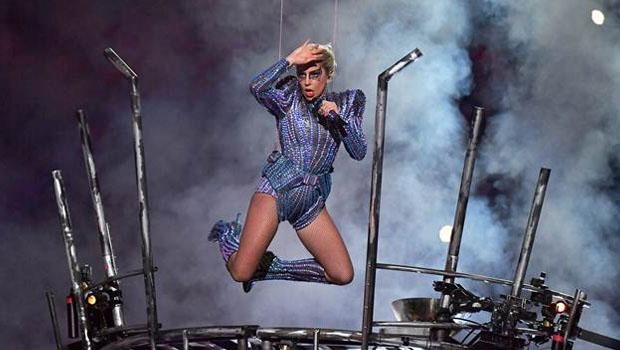 Lady Gaga'dan nefes kesici performans - Resim: 1