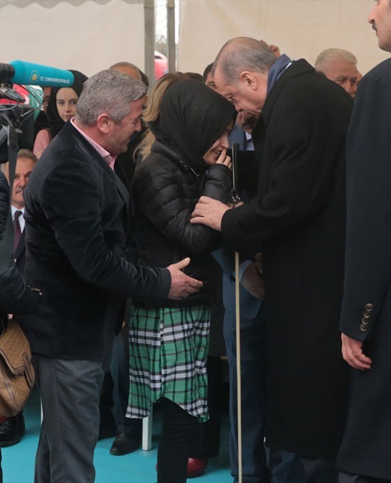 Sakarya'da Erdoğan engelli bir kıza... - Resim: 2