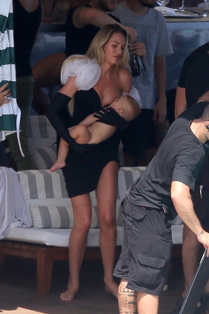 Candice Swanepoel set arasında bebek emzirdi - Resim: 1