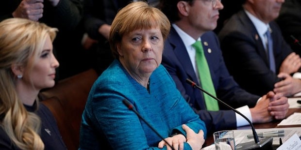 Merkel, Ivanka Trump'a bakışlarıyla sosyal medyanın diline düştü - Resim: 3