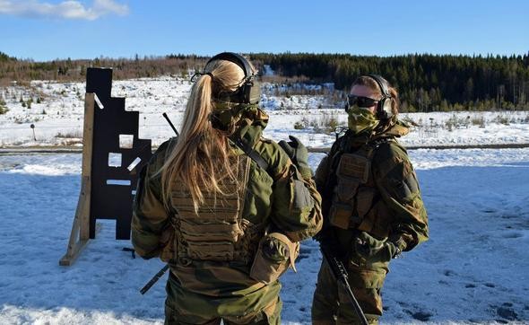 Norveç'in güçlü kadın askerleri - Resim: 2