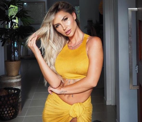 Rosanna Arkle sosyal medya fotoğraflarıyla milyonlar kazanıyor - Resim: 2