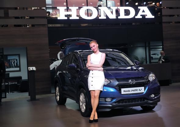 İstanbul Autoshow fuarında güzel kızlar otomobilleri solladı - Resim: 4