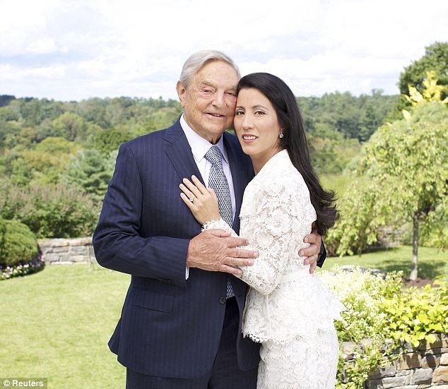 Kimdir bu George Soros! Eşi torunu yaşında aslı Yahudi... - Resim: 1