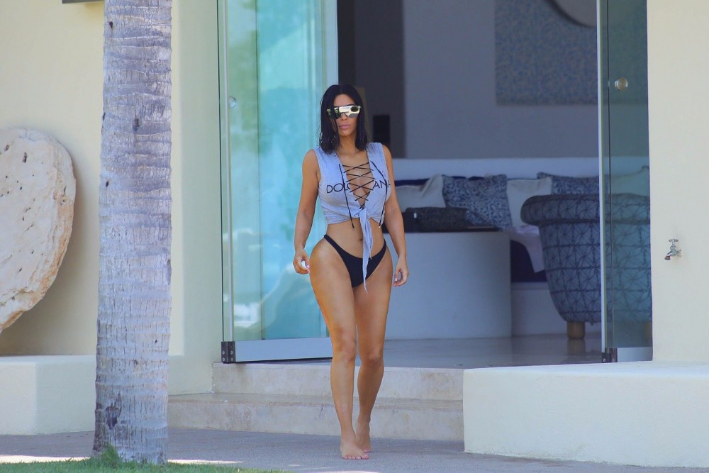 Kim Kardashian ve Kourtney Kardashian'ın Meksika tatili - Resim: 1
