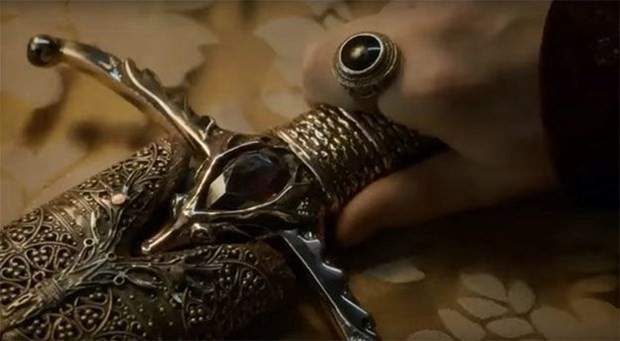 Game of Thrones'un yeni sezon tanıtımında dikkat çeken kılıç - Resim: 2