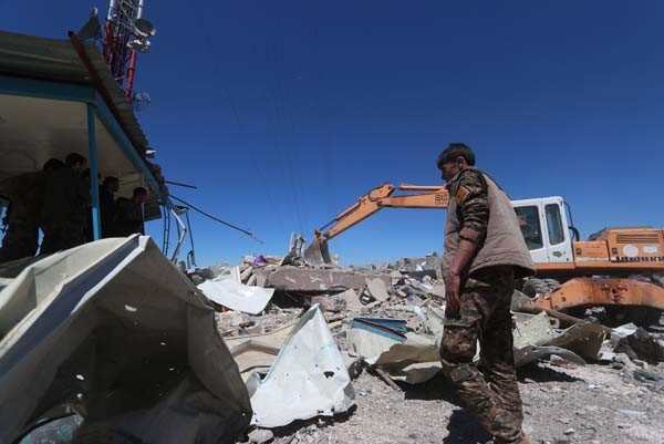 Türk jetlerinin bombaladığı Sincar'da ABD-PKK fotoğrafları - Resim: 1
